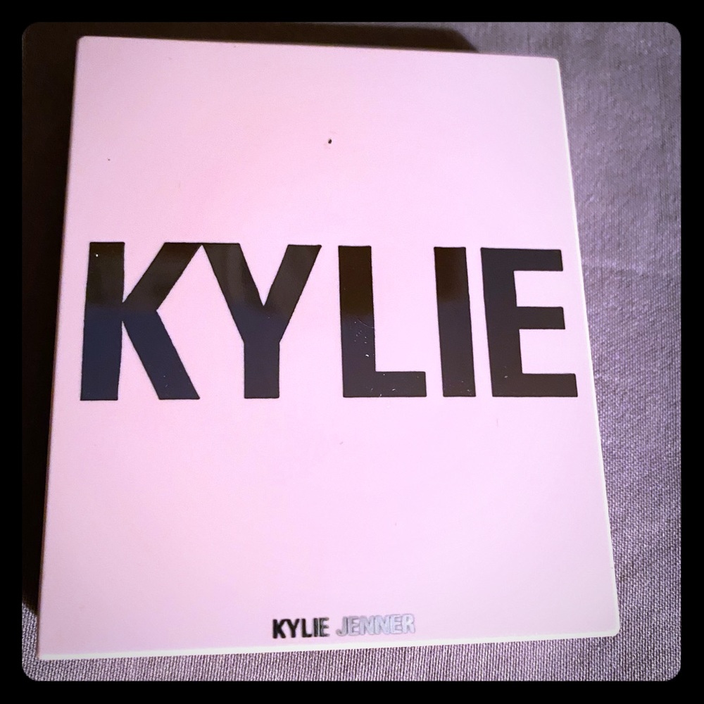 Kylie Jenner Highlighter